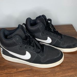 Nike court Borough Mid